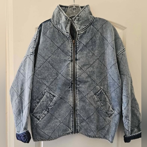 Women's Quilted Denim Jacket - Picture 3 of 4
